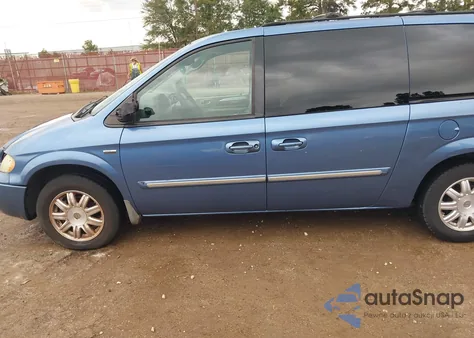 2007 Chrysler Town & Country Touring from USA, damaged, VIN 2A4GP54L47R223485